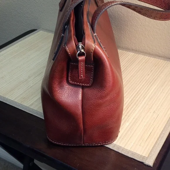 Fossil Rich Brown Leather Shoulder Bag - Picture 14 of 16